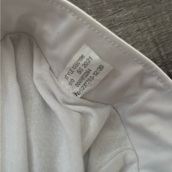 Under Armor Shorts - Picture 2 of 8